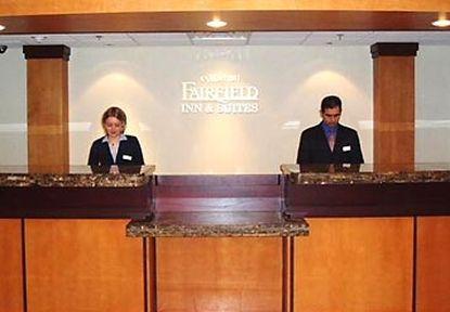 Fairfield Inn & Suites Woodbridge Авенел Интерьер фото