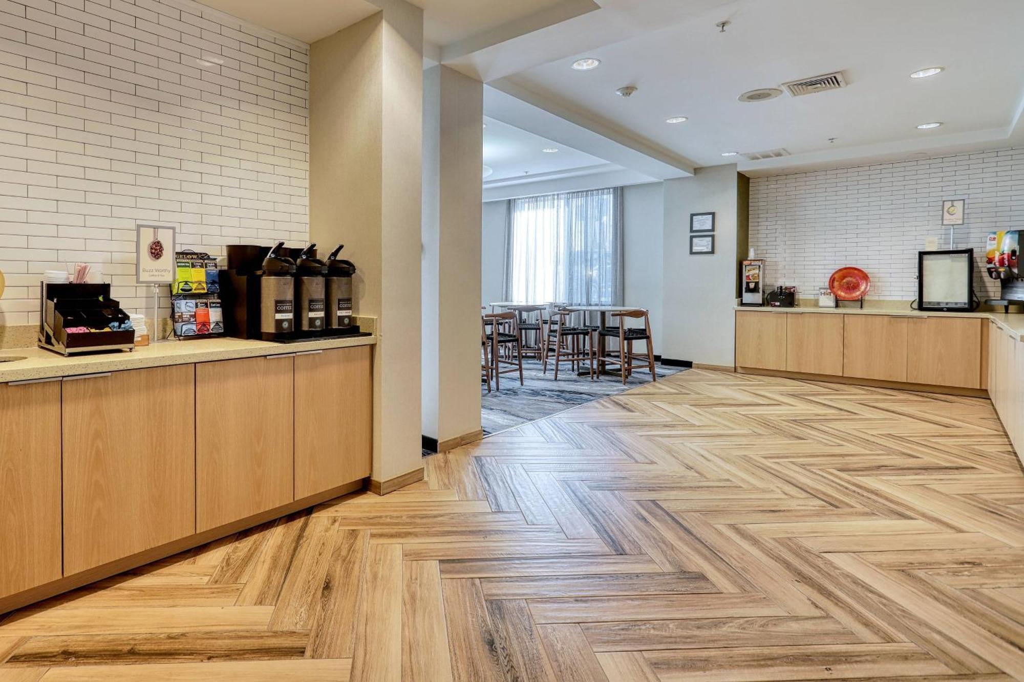 Fairfield Inn & Suites Woodbridge Авенел Экстерьер фото