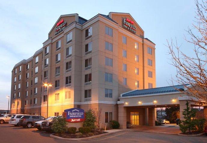 Fairfield Inn & Suites Woodbridge Авенел Экстерьер фото